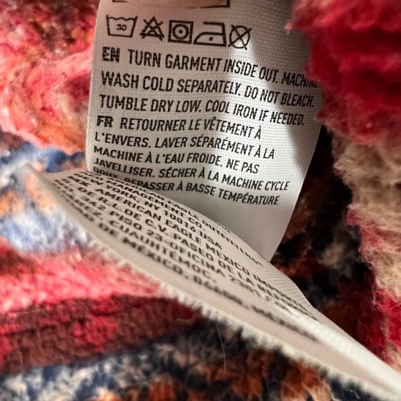 American Eagle Woman’s Top Sm 1/4 Zip Fleece Pullover Red Black Fair Isle Pocket - Picture 10 of 10